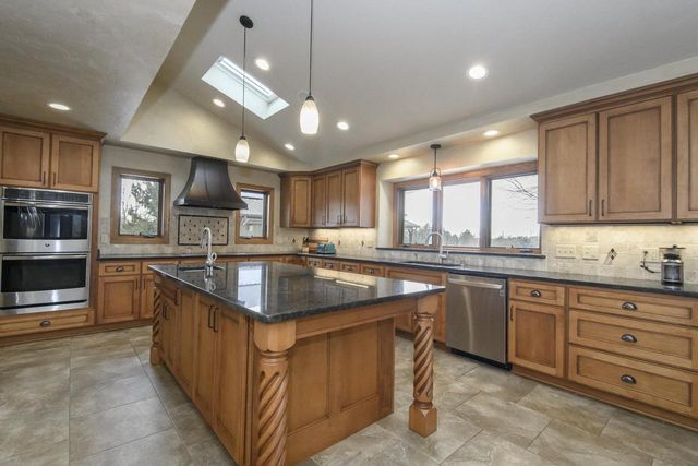 S90W27045 Norway DRIVE, Mukwonago, WI 53149