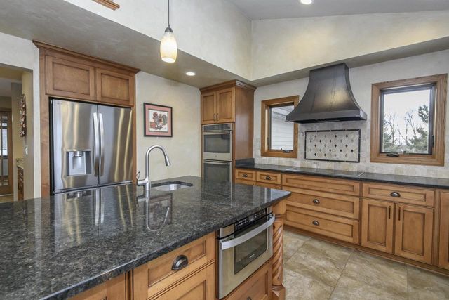 S90W27045 Norway DRIVE, Mukwonago, WI 53149