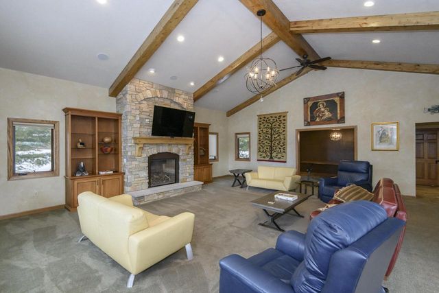 S90W27045 Norway DRIVE, Mukwonago, WI 53149