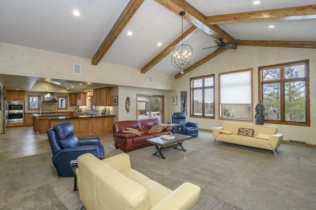 S90W27045 Norway DRIVE, Mukwonago, WI 53149