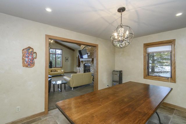 S90W27045 Norway DRIVE, Mukwonago, WI 53149