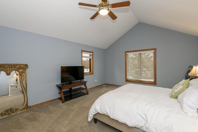 S90W27045 Norway DRIVE, Mukwonago, WI 53149