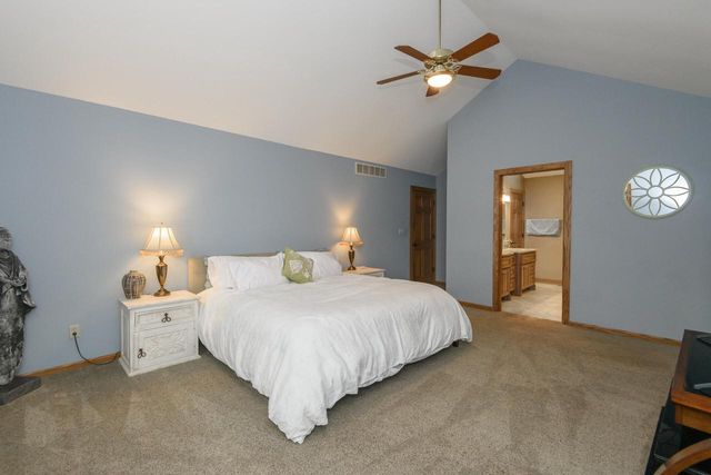 S90W27045 Norway DRIVE, Mukwonago, WI 53149