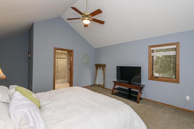 S90W27045 Norway DRIVE, Mukwonago, WI 53149