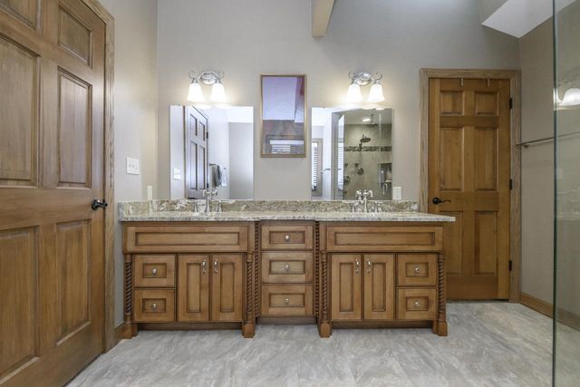 S90W27045 Norway DRIVE, Mukwonago, WI 53149