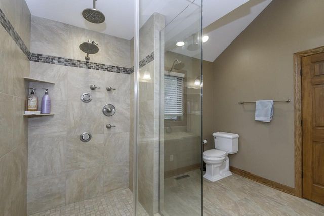 S90W27045 Norway DRIVE, Mukwonago, WI 53149