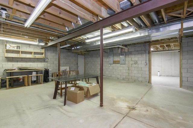 S90W27045 Norway DRIVE, Mukwonago, WI 53149