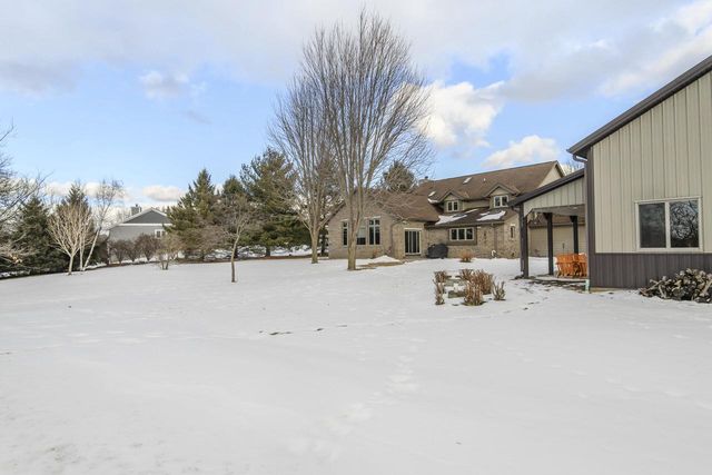 S90W27045 Norway DRIVE, Mukwonago, WI 53149