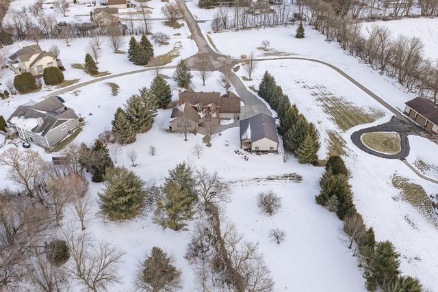 S90W27045 Norway DRIVE, Mukwonago, WI 53149