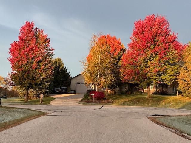 S90W27045 Norway DRIVE, Mukwonago, WI 53149