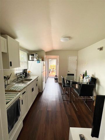 320 SW 4th Ave B, Miami, FL 33130