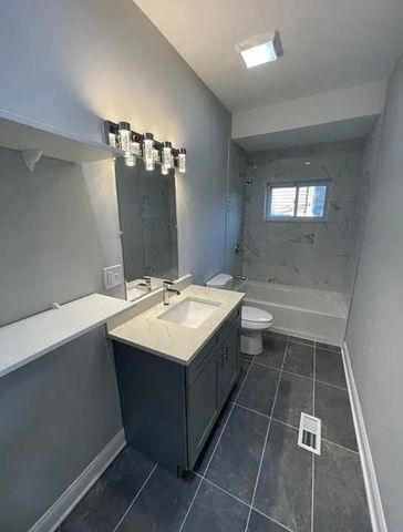 1638 N Hamlin Avenue, Chicago, IL 60647