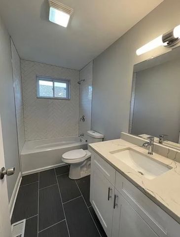 1638 N Hamlin Avenue, Chicago, IL 60647