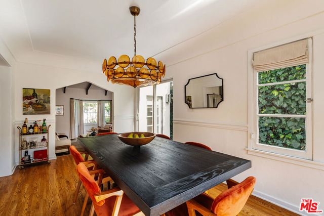 8260 Oakwood Avenue, Los Angeles, CA 90048