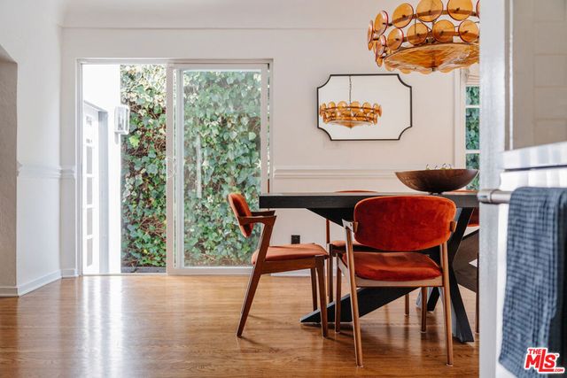 8260 Oakwood Avenue, Los Angeles, CA 90048