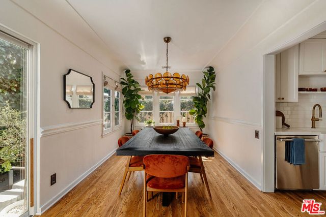 8260 Oakwood Avenue, Los Angeles, CA 90048