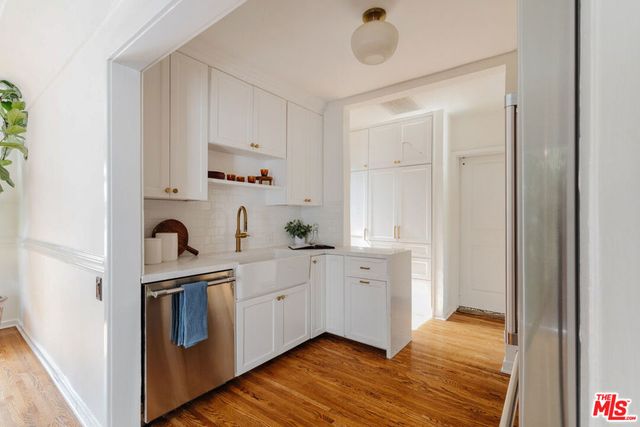 8260 Oakwood Avenue, Los Angeles, CA 90048