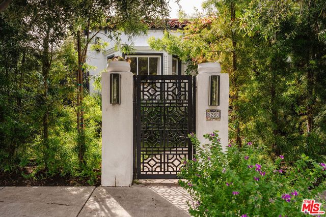 8260 Oakwood Avenue, Los Angeles, CA 90048