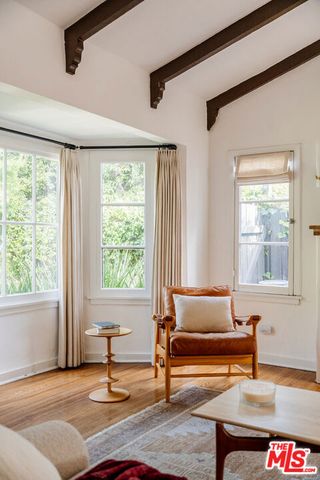 8260 Oakwood Avenue, Los Angeles, CA 90048