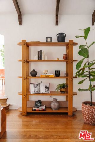 8260 Oakwood Avenue, Los Angeles, CA 90048