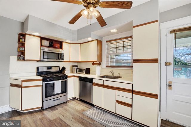 827 VIRGINIA AVE, York, PA 17403