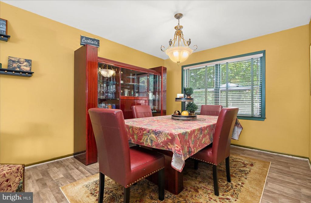 Image 10 of property listing at 13 BLAKE CT, Reisterstown, MD 21136