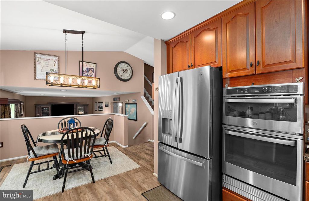 Image 14 of property listing at 13 BLAKE CT, Reisterstown, MD 21136