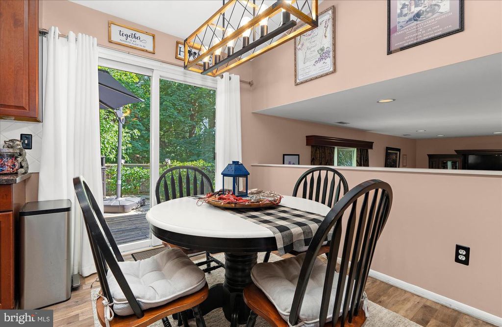 Image 15 of property listing at 13 BLAKE CT, Reisterstown, MD 21136