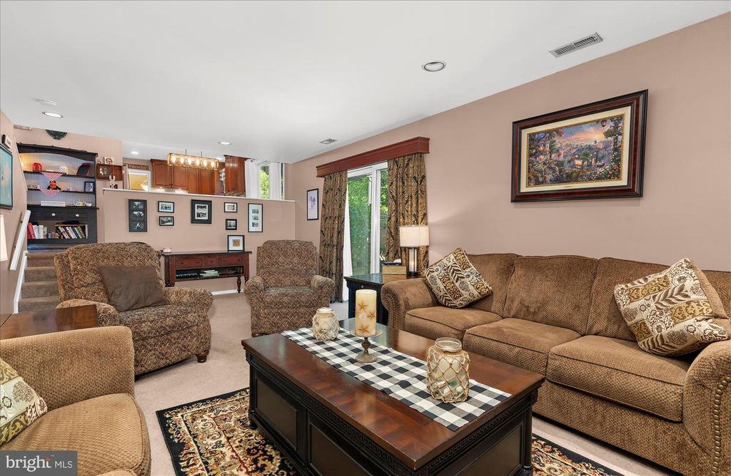 Image 18 of property listing at 13 BLAKE CT, Reisterstown, MD 21136
