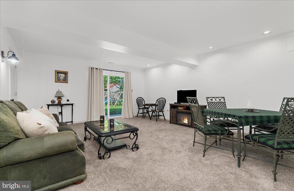 Image 23 of property listing at 13 BLAKE CT, Reisterstown, MD 21136