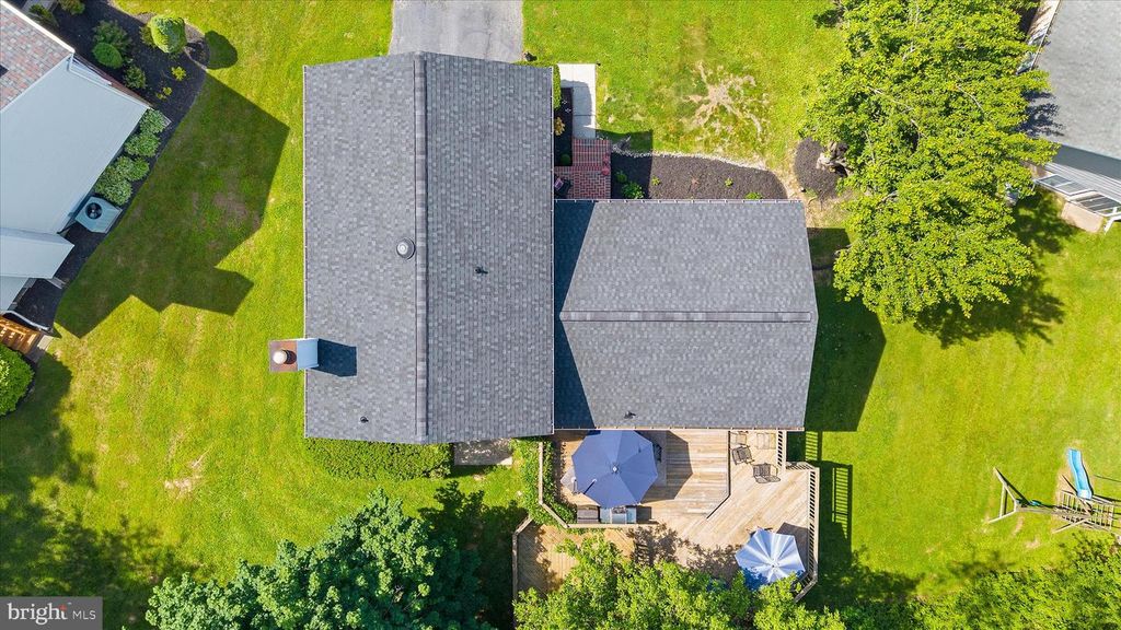 Image 3 of property listing at 13 BLAKE CT, Reisterstown, MD 21136