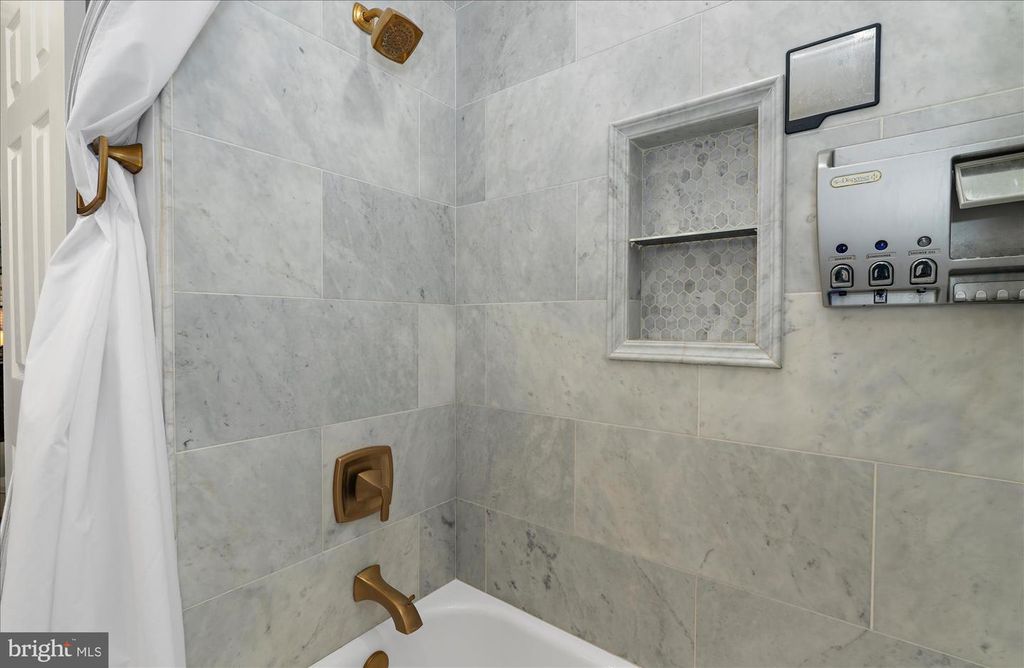 Image 32 of property listing at 13 BLAKE CT, Reisterstown, MD 21136