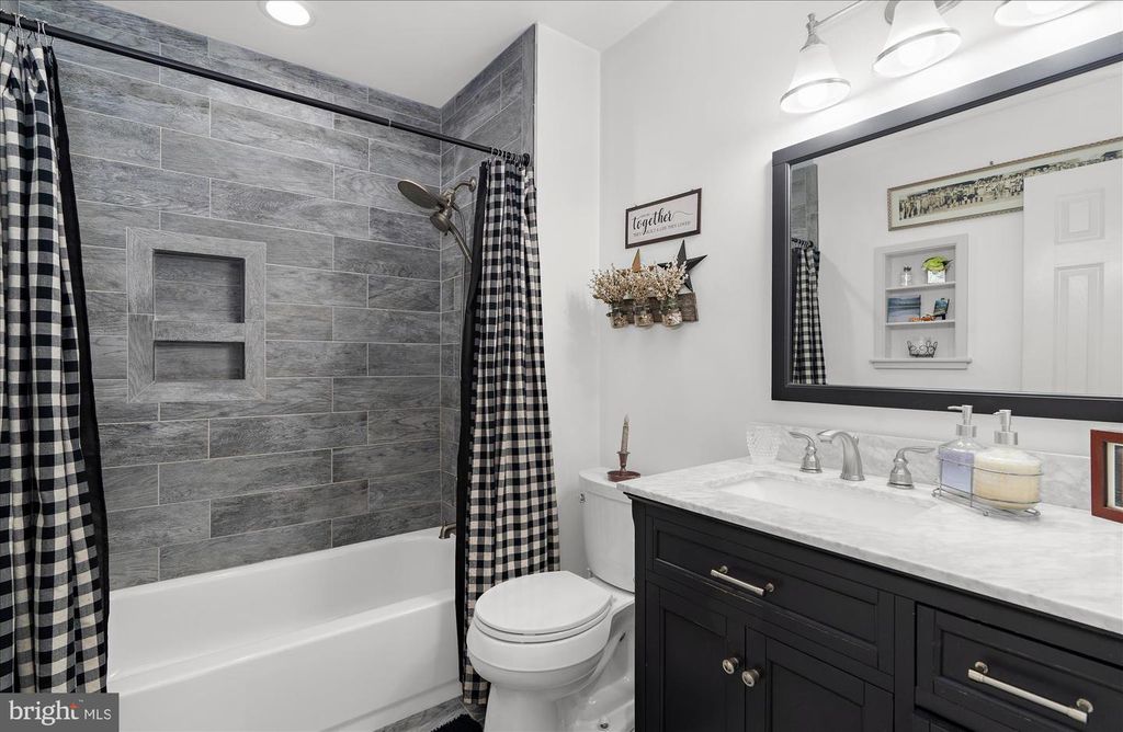Image 35 of property listing at 13 BLAKE CT, Reisterstown, MD 21136