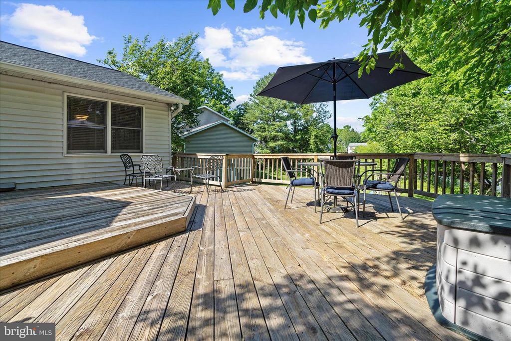 Image 40 of property listing at 13 BLAKE CT, Reisterstown, MD 21136