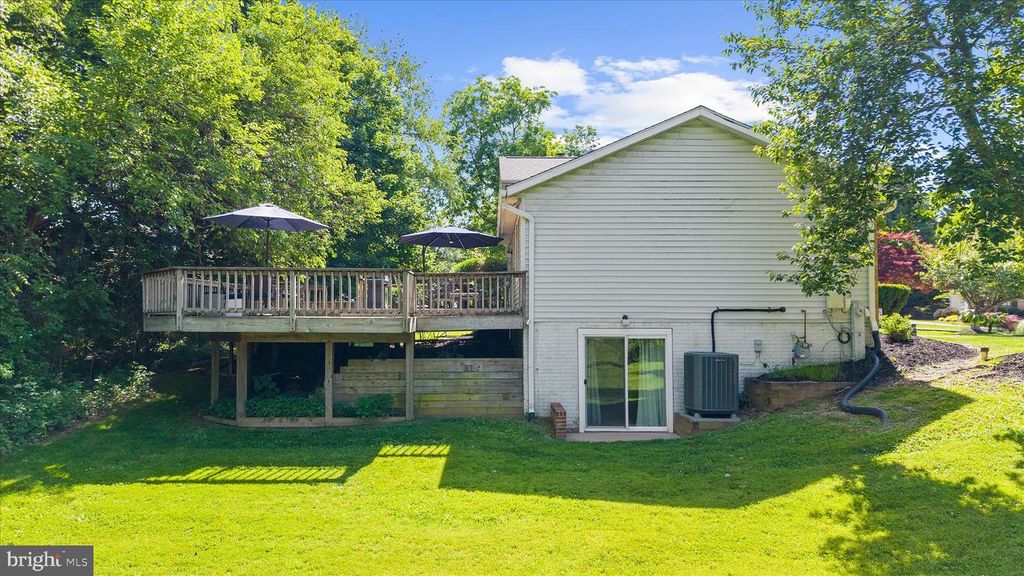 Image 49 of property listing at 13 BLAKE CT, Reisterstown, MD 21136