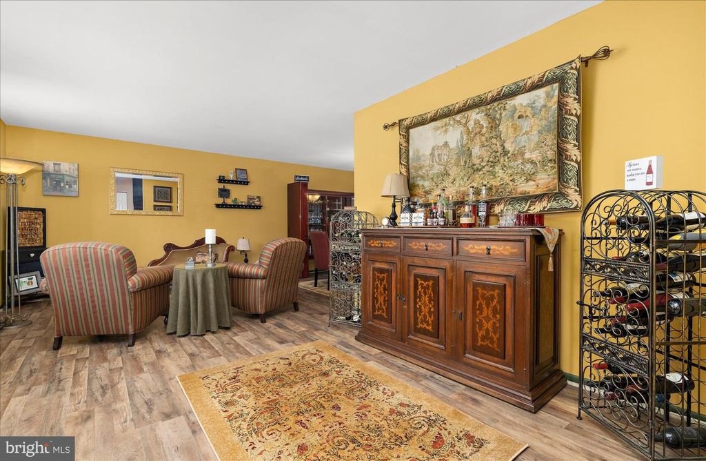Image 6 of property listing at 13 BLAKE CT, Reisterstown, MD 21136