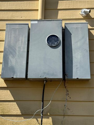 325 County Road 201, Angleton, TX 77515