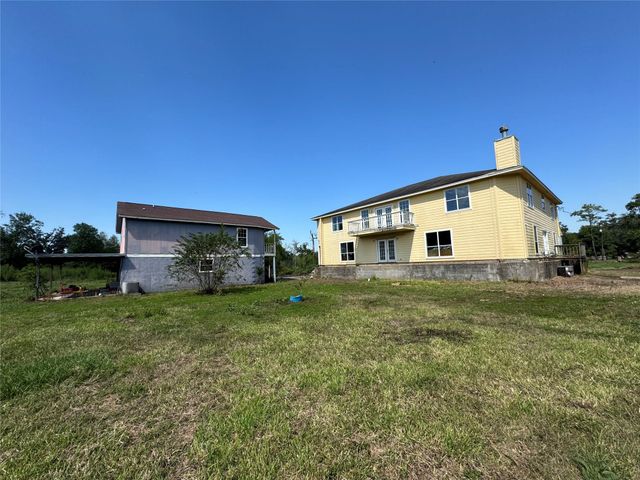 325 County Road 201, Angleton, TX 77515