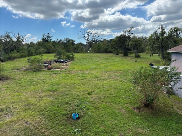 325 County Road 201, Angleton, TX 77515