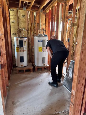 325 County Road 201, Angleton, TX 77515