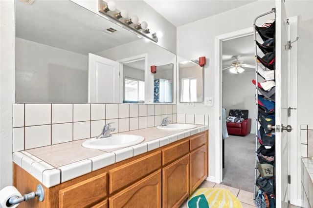231 Winter Meadow, Bakersfield, CA 93308