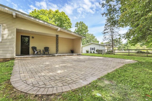 2185 Sunnyhill Drive NE, Lancaster, OH 43130