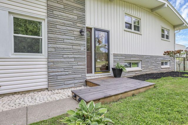 2185 Sunnyhill Drive NE, Lancaster, OH 43130