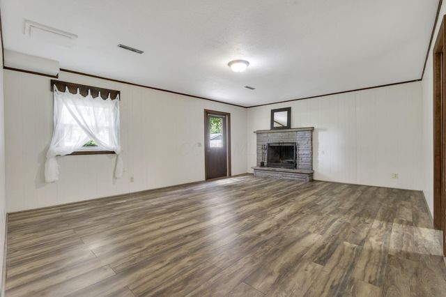 2185 Sunnyhill Drive NE, Lancaster, OH 43130