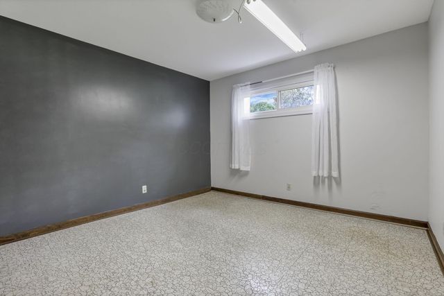 2185 Sunnyhill Drive NE, Lancaster, OH 43130