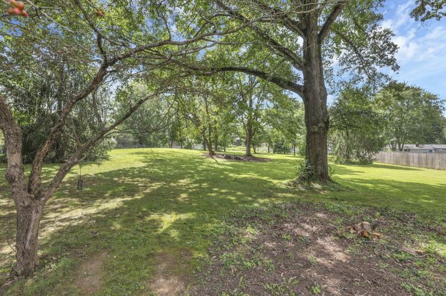 2185 Sunnyhill Drive NE, Lancaster, OH 43130