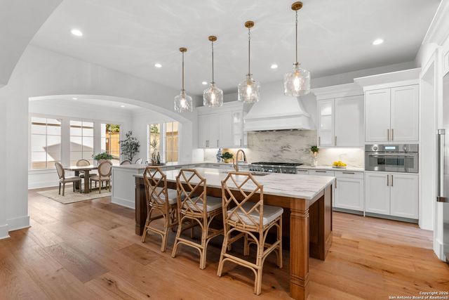 817 Garraty, Terrell Hills, TX 78209