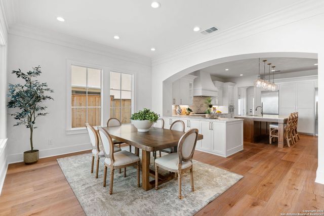 817 Garraty, Terrell Hills, TX 78209