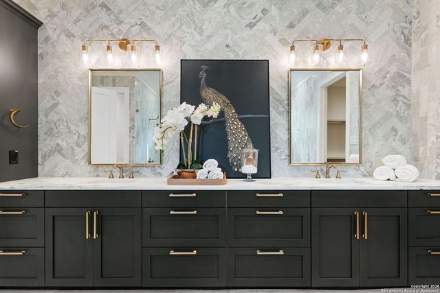 817 Garraty, Terrell Hills, TX 78209