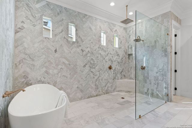 817 Garraty, Terrell Hills, TX 78209